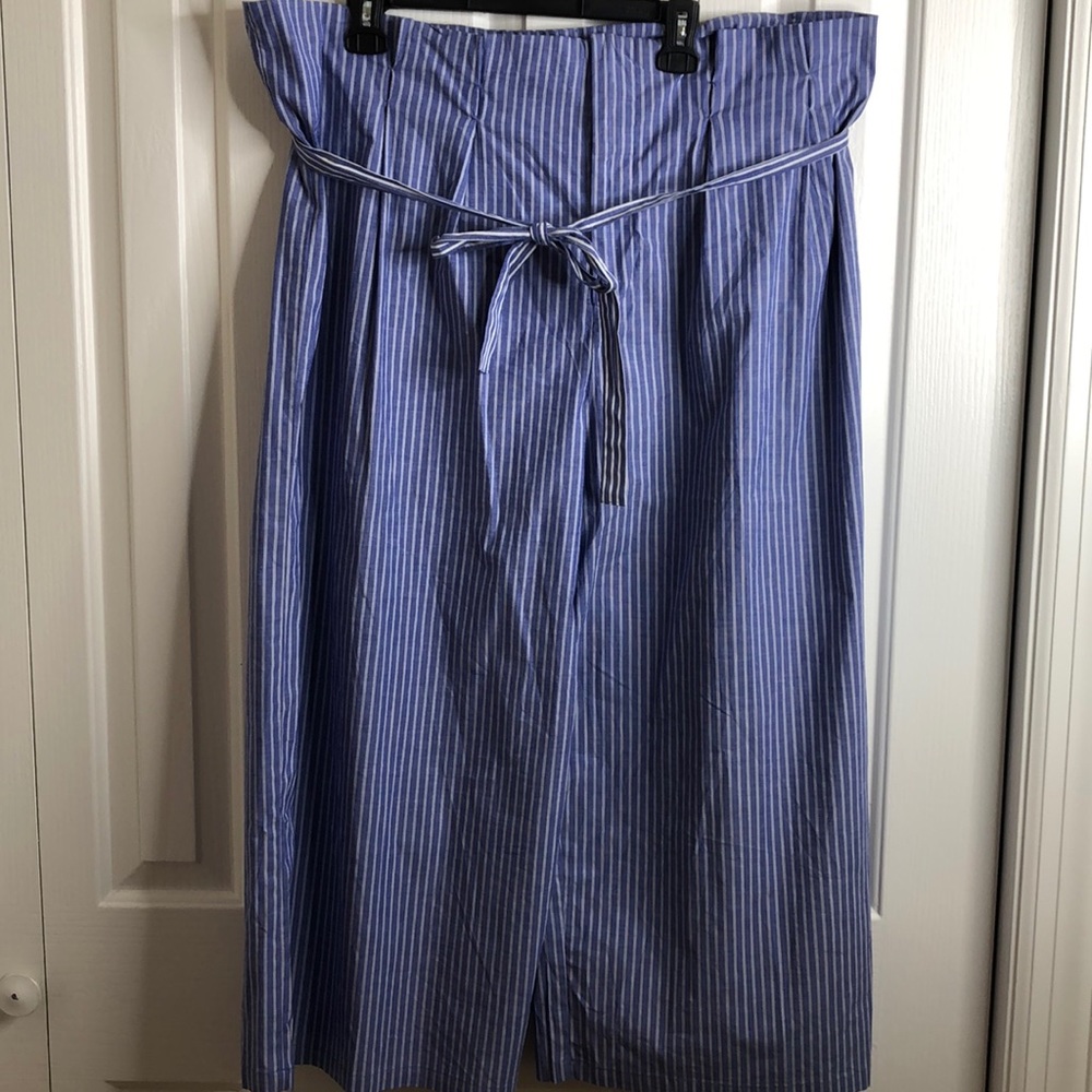 A new day wide leg pants size 22W blue and white